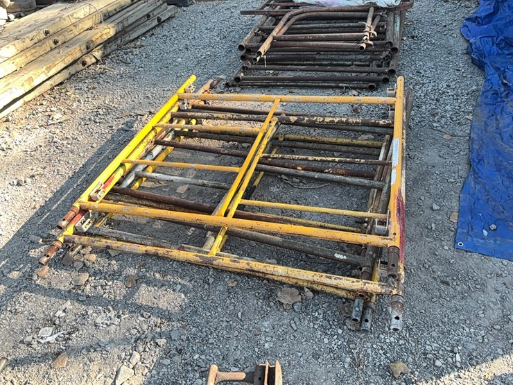 (8)-assorted-5ft.--x-5ft.-scaffold-frames-support-equipment-image-1