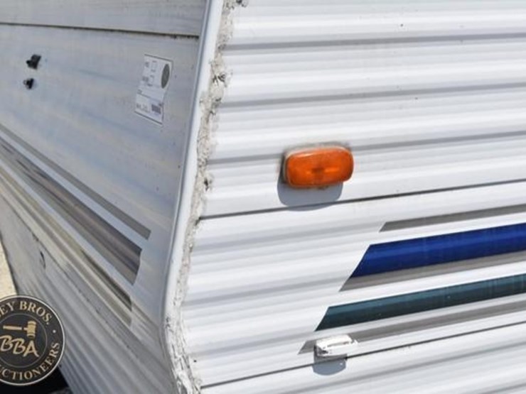 2004-keystone-rv-co-hornet-sport-27bs-38101-image-68