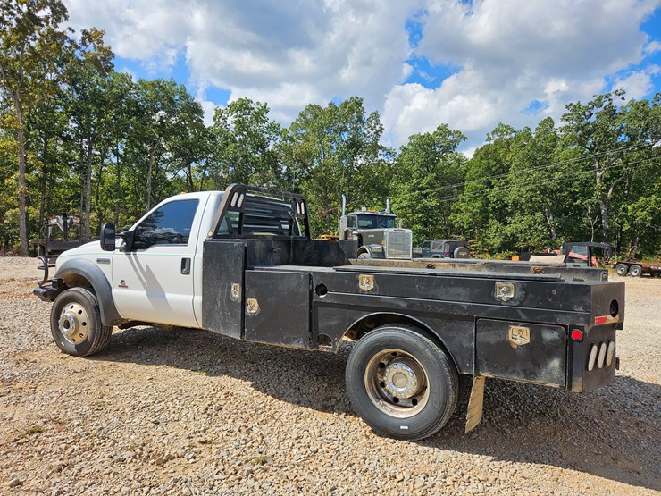 2005-ford-f550-image-9