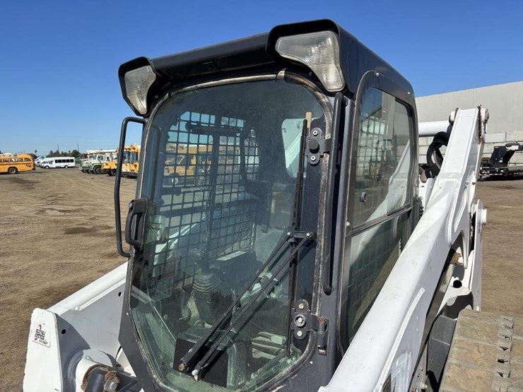 2022-bobcat-t870-image-18