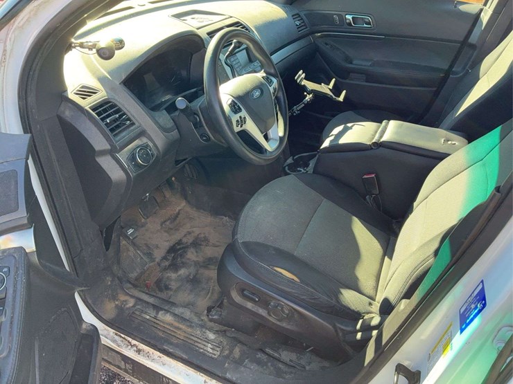 2014-ford-explorer-image-29
