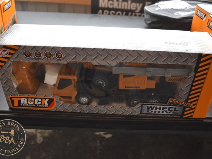 future-remote-control-toy-truck,-simulation-wheel-drive,-orange,-ages-8+-image-1