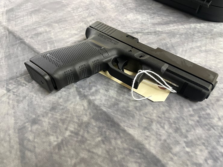 #4028-•-glock-20-gen-4,-sn:-bzct007-image-11