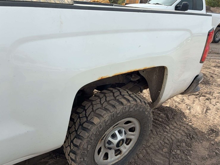 2015-chevy-silverado-3500hd-image-18
