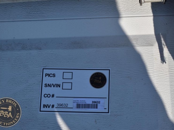 white-steel-residential-garage-door-image-5
