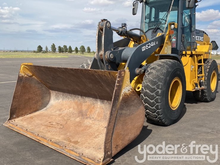 2018-deere-624k-image-7