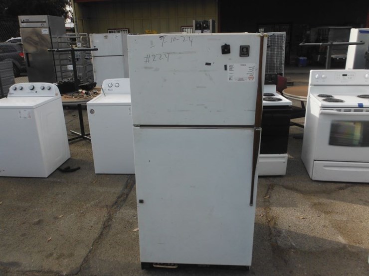 lot#-602-general-electric-refrigerator-image-1