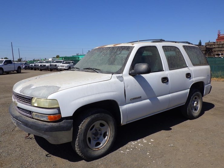 2002-chevrolet-tahoe-image-2