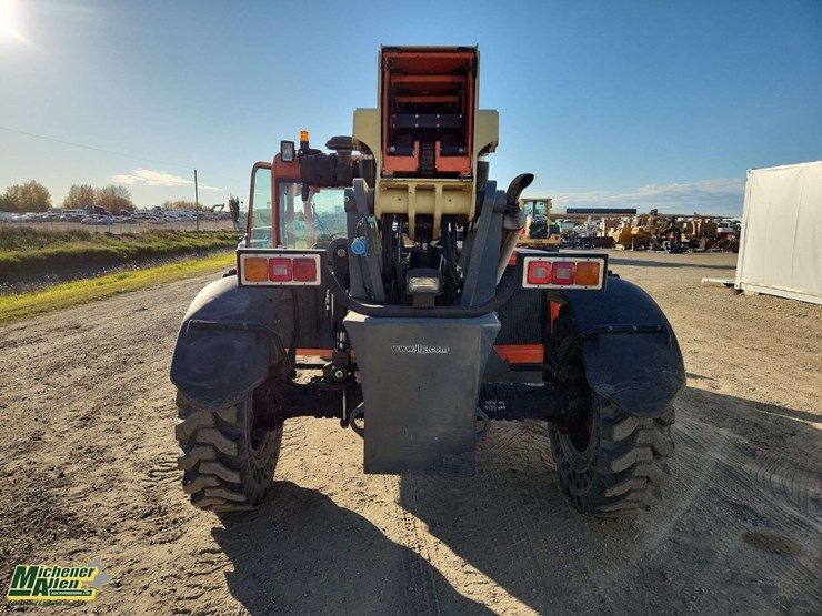 2010-jlg-g10-55a-image-6