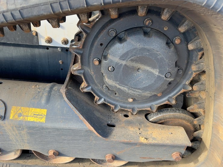 2022-bobcat-t770-image-15