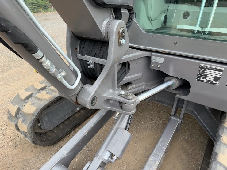 2023-volvo-ecr50f-mini-excavator-image-16
