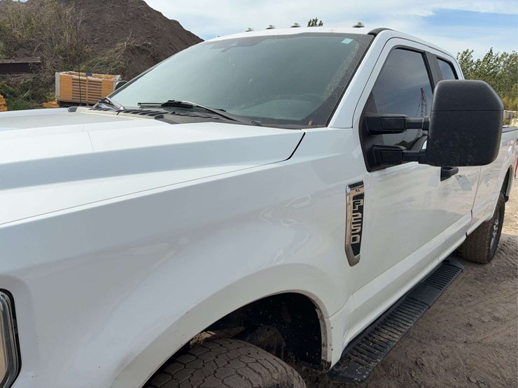 2021-ford-f250-image-6
