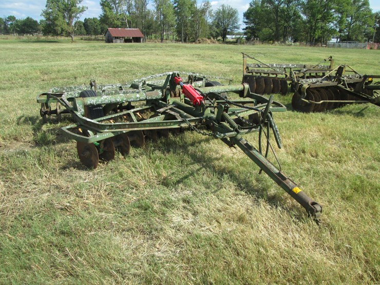 john-deere-10-image-2