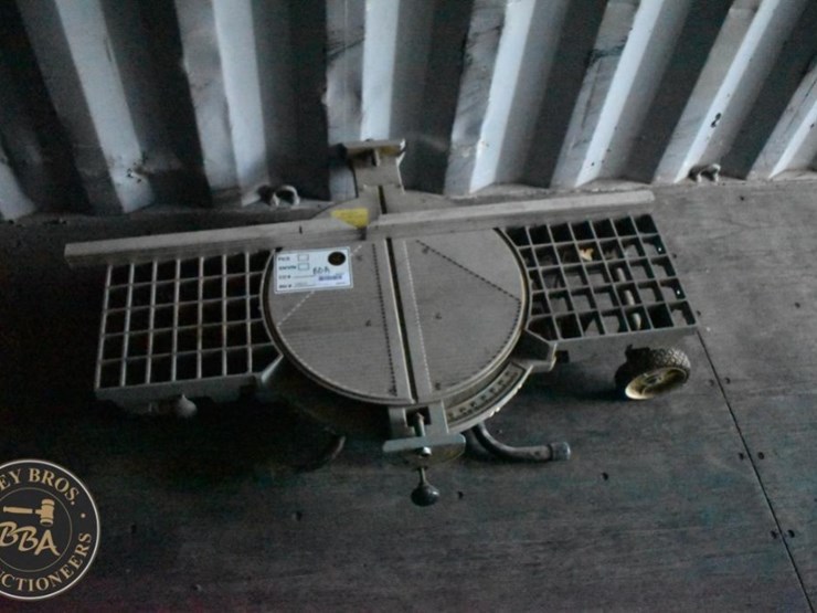miter-saw-stand-image-1