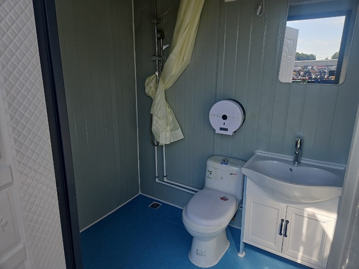 portable-restroom-image-5