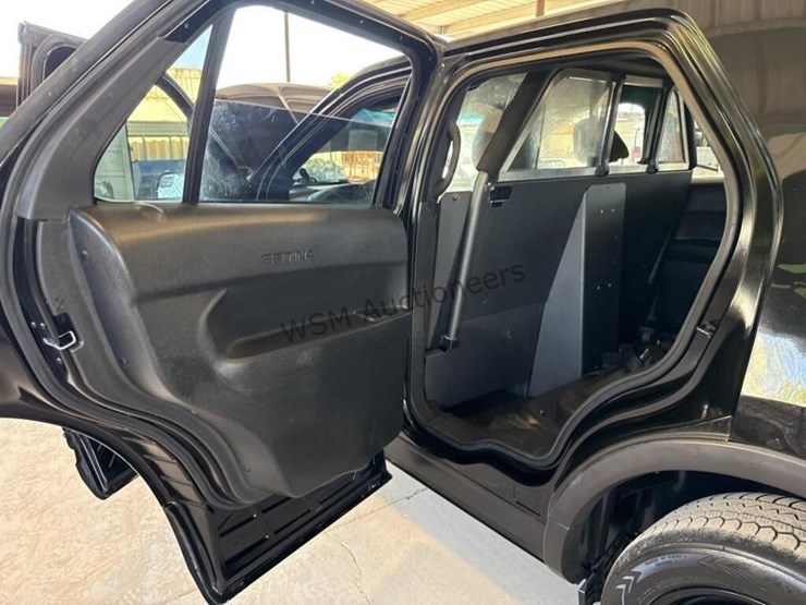 2014-ford-explorer-image-25