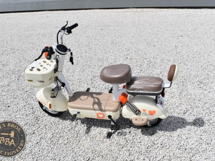 electric-scooter,-two-seater,-image-3