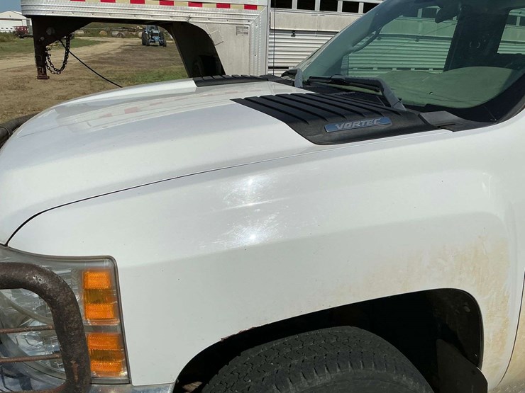 2012-chevy-2500-silverado-image-4