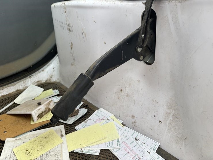 2011-gem-lsv-utility-cart-image-16