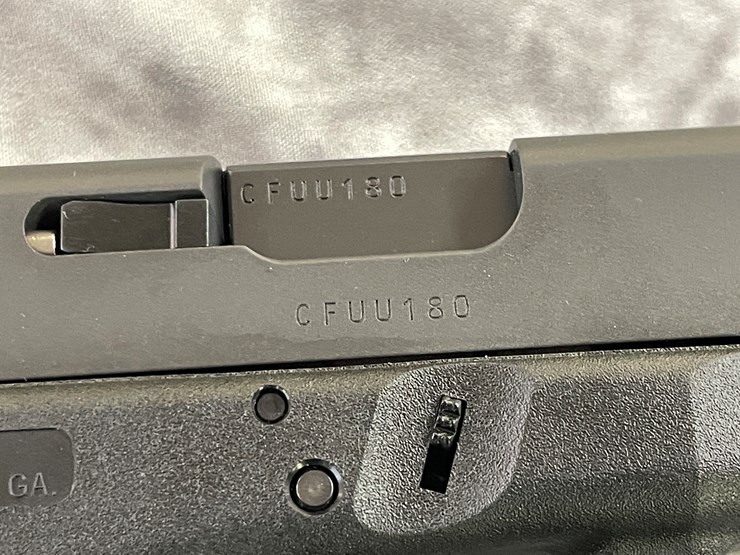 #4026-•-glock-33-gen-4,-sn:-cfuu180-image-11
