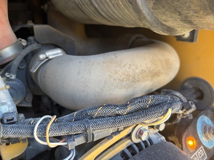 2016-caterpillar-299d2-xhp-image-36