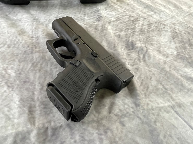 #4026-•-glock-33-gen-4,-sn:-cfuu180-image-7