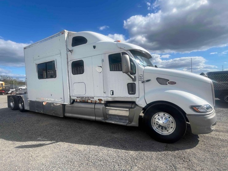 2001-peterbilt-387-image-4