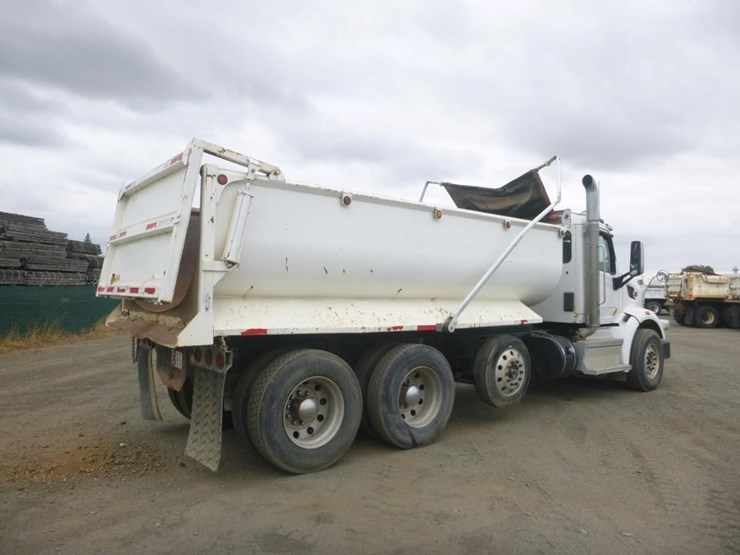 2019-peterbilt-567-image-4