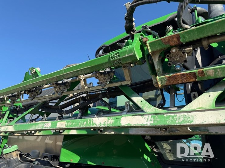 2021-john-deere-r4044-image-83
