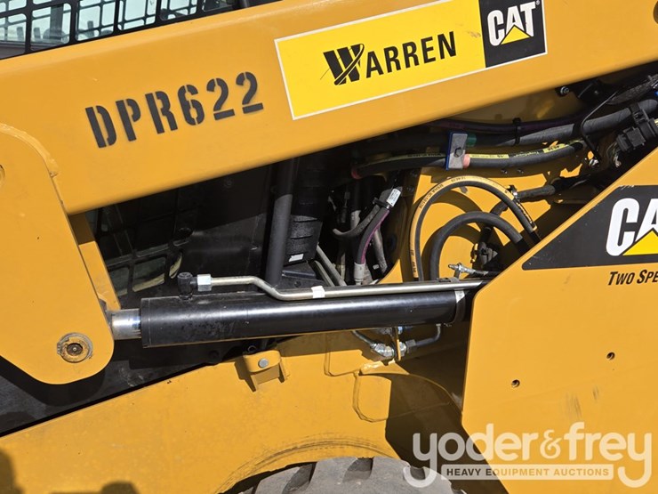 2016-caterpillar-232d-image-19