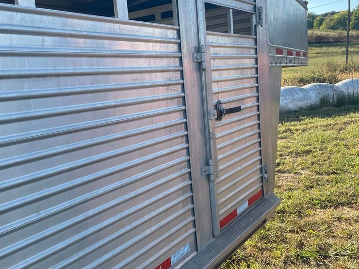 2003-20'x7'-feather-lite-aluminum-livestock-trailer-image-28