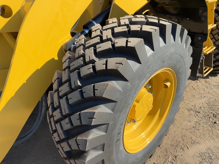 2022-caterpillar-910-image-16