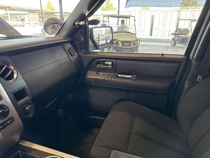 2016-ford-expedition-image-18
