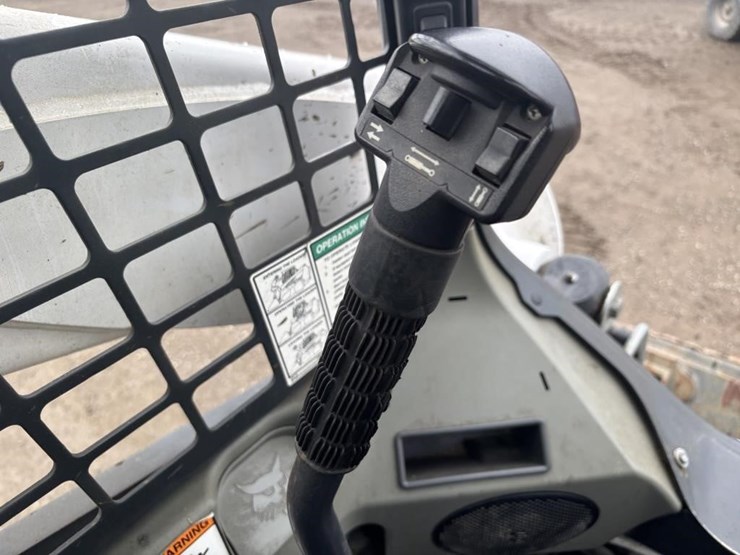 2021-bobcat-t770-image-22