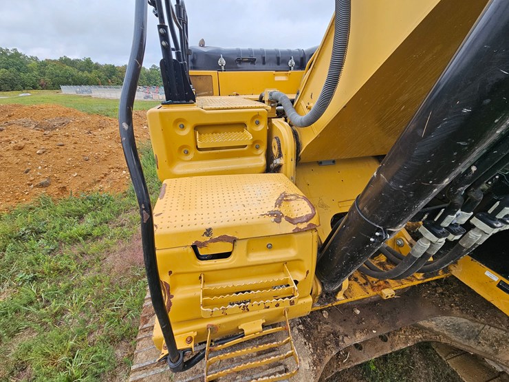 2017-caterpillar-336f-image-32