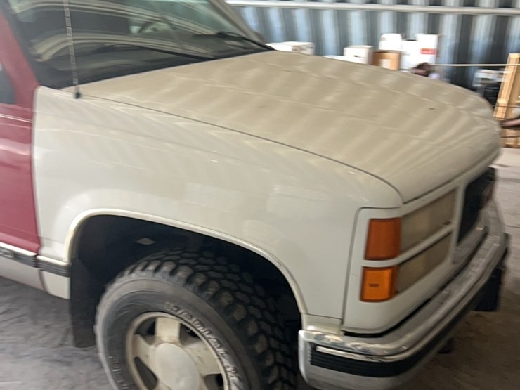 1998-chevrolet-half-ton-four-wheel-drive-pick-up,￼-showing-254,000-miles,-used-for-farm-service-pick-up,-works-great-image-11