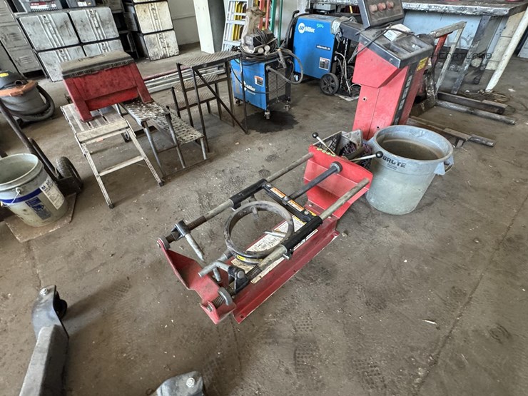 manual-tire-changer/bead-breaker-manual-tire-changer/bead-breaker-image-2