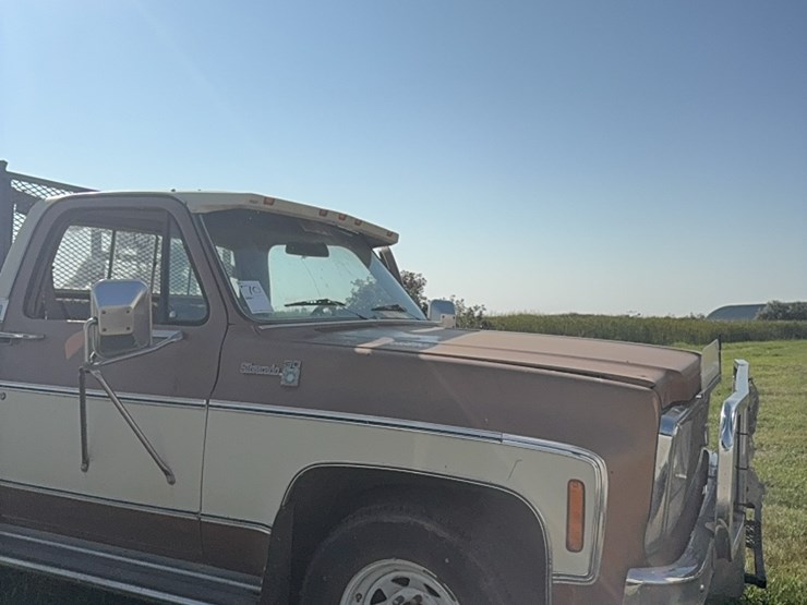 late-70’s--chevy-silverado-30,-dually￼-image-1