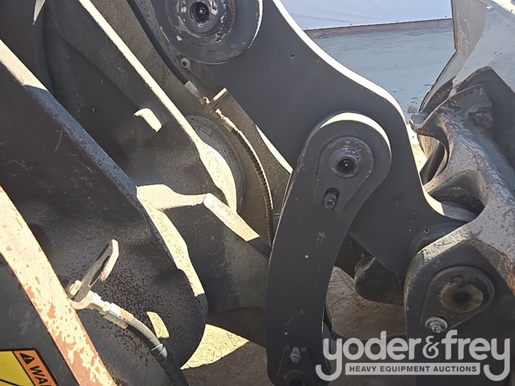 2016-volvo-l70h-image-24