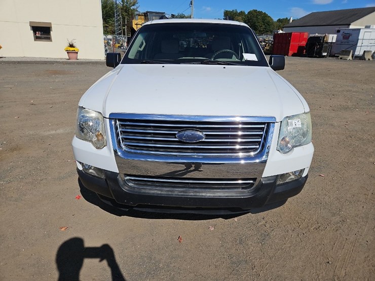 2007-ford-explorer-xlt-image-8