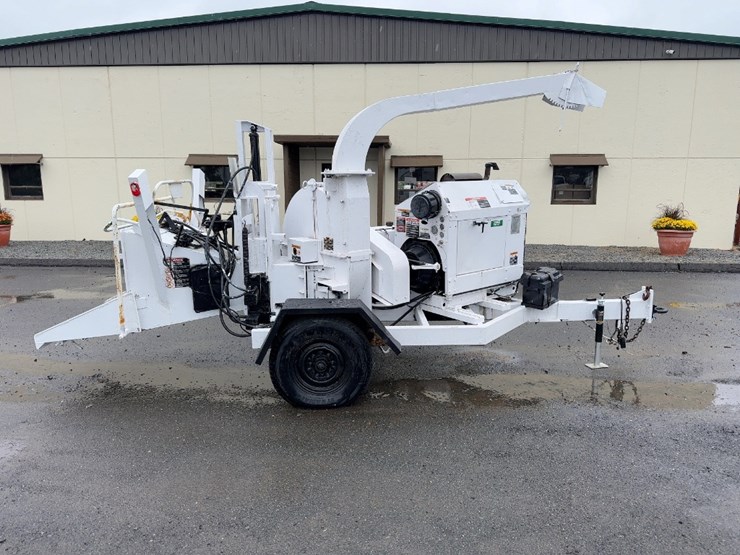 altec-tow-behind-wood-chipper-image-6
