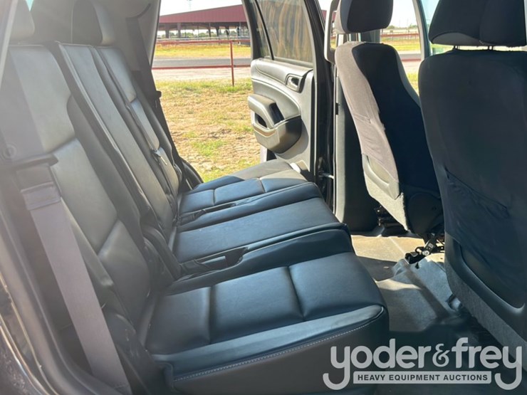 2015-chevrolet-tahoe-image-23
