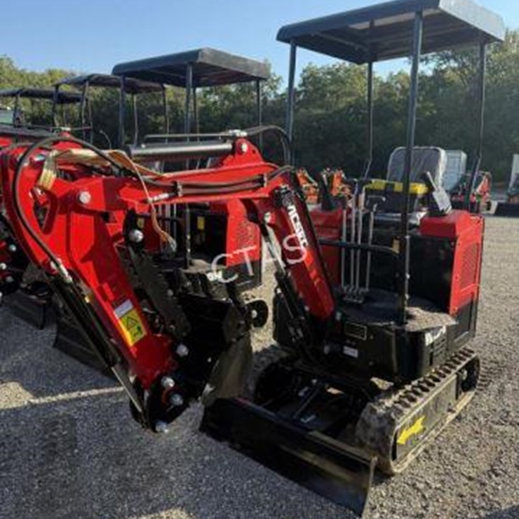 #47 • Mini Excavator - Gas - Model: 15-R