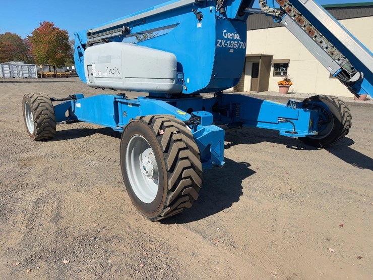 2016-genie-zx135/70-image-21