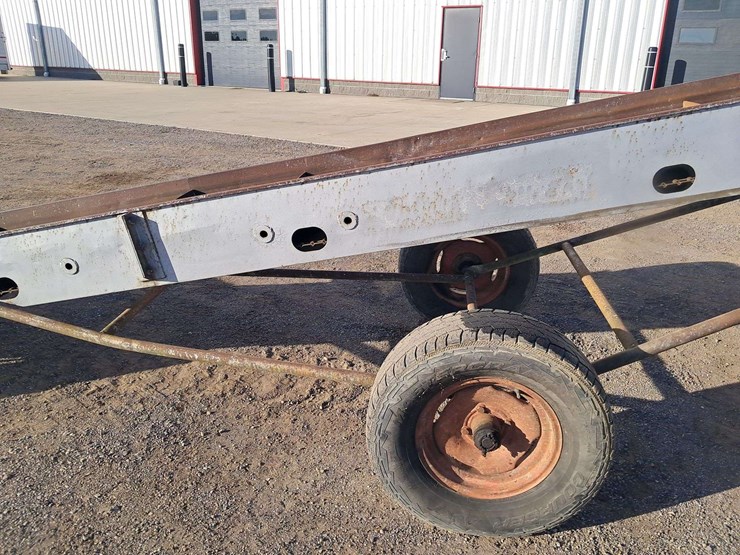 26'-hay-elevator-image-11
