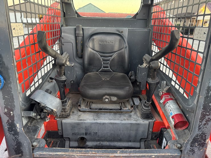 kubota-ssv65-image-23