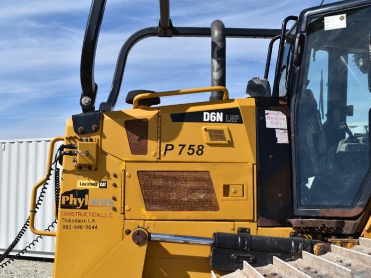 2020-caterpillar-d6n-lgp-image-95