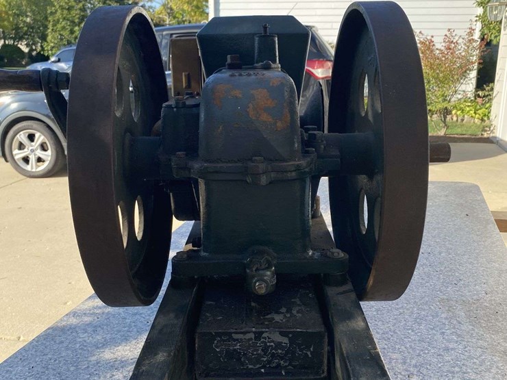 stover-1.5-hp-engine-image-2