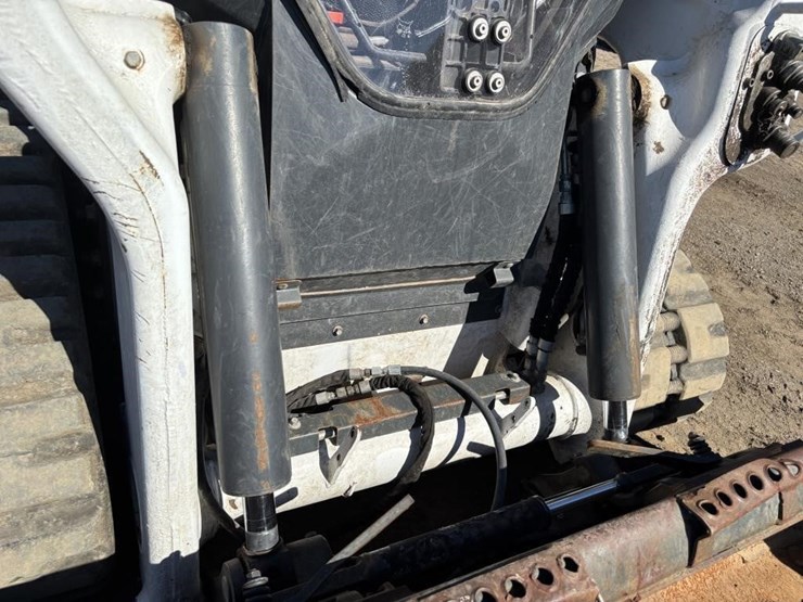2023-bobcat-t86-image-12