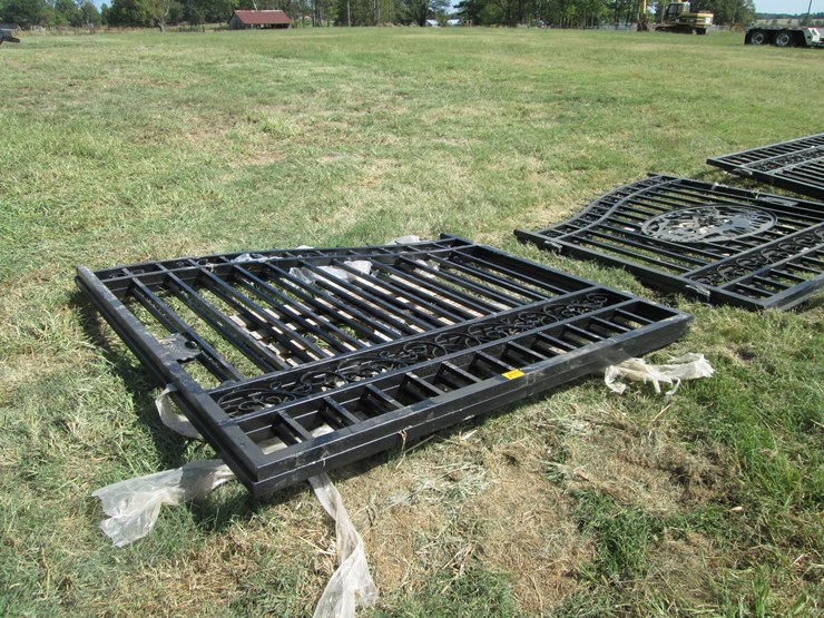 #29332-•-14'-biparting-decorative-driveway-gates-image-2